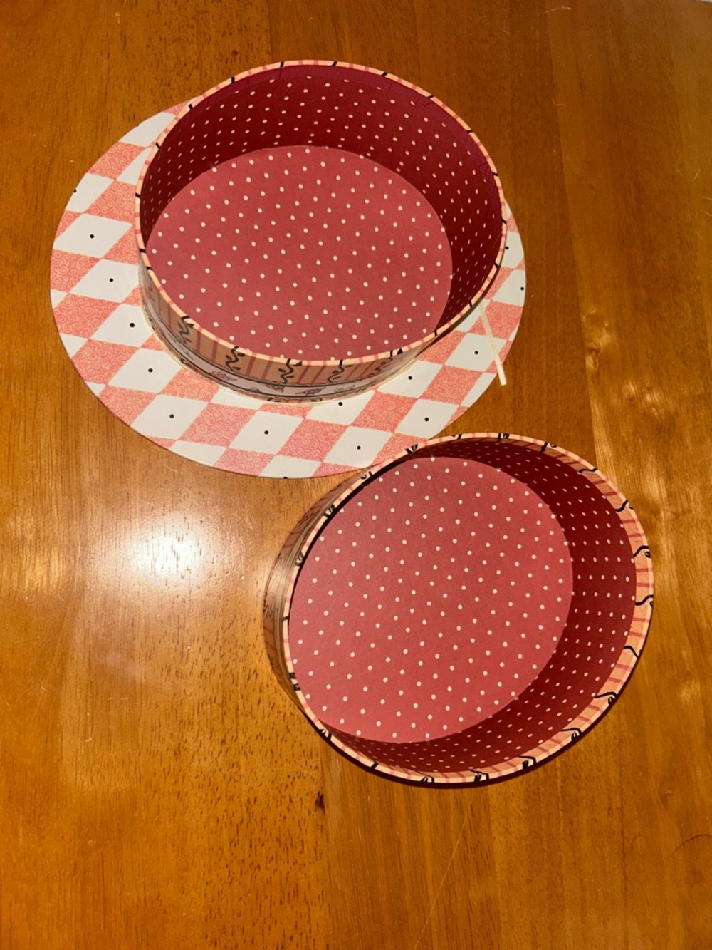Mary Engelbreit Coral Pink Harlequin Patterned oval hat Box - Picture 6 of 6